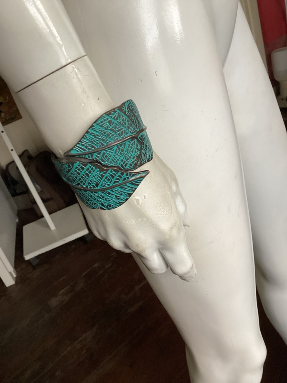 Turquoise Leaf vintage cuff clamper